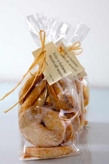 Terre homemade almond cookies